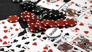 Dashboard keamanan akun boardgame menampilkan aktivitas login terakhir dan transaksi yang terverifikasi